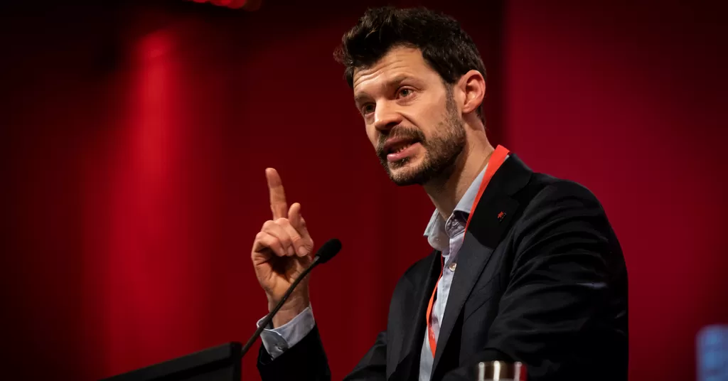 Rødt Nordland ut mot Bjørnar Moxnes: – Undergraving av fylkeslagets ...